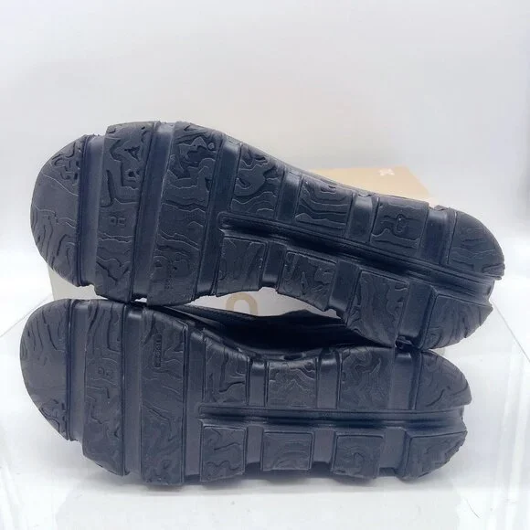 On Cloudaway Waterproof Suma Hiking Running Shoe All Black Mens US 9.5 *Limited - Picture 10 of 12